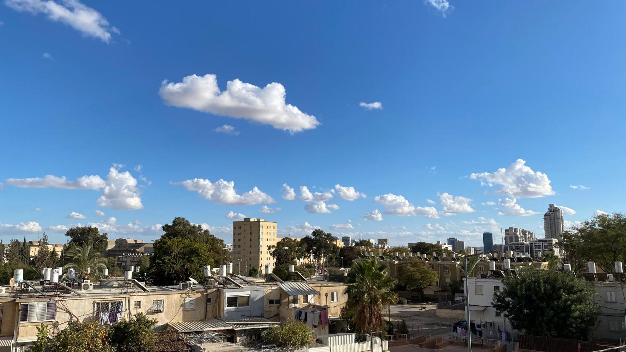 דירה יפיפיה! מיקום מעולה! אוניברסיטת בן גוריון, סורוקה, שוק, פארק! Lägenhet Beersheba Exteriör bild